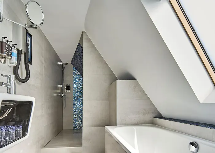 R. Kipling By Happyculture Hotel