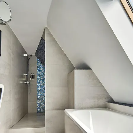 R. Kipling By Happyculture Hotel