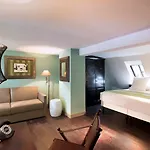 Otel R. Kipling By Happyculture