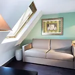 Otel R. Kipling By Happyculture